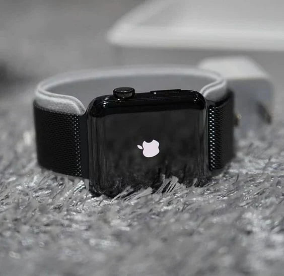 SERIES 10 APPLE LOGO WITH MEGNATIC CHAIN (ALLOW TO OPEN )